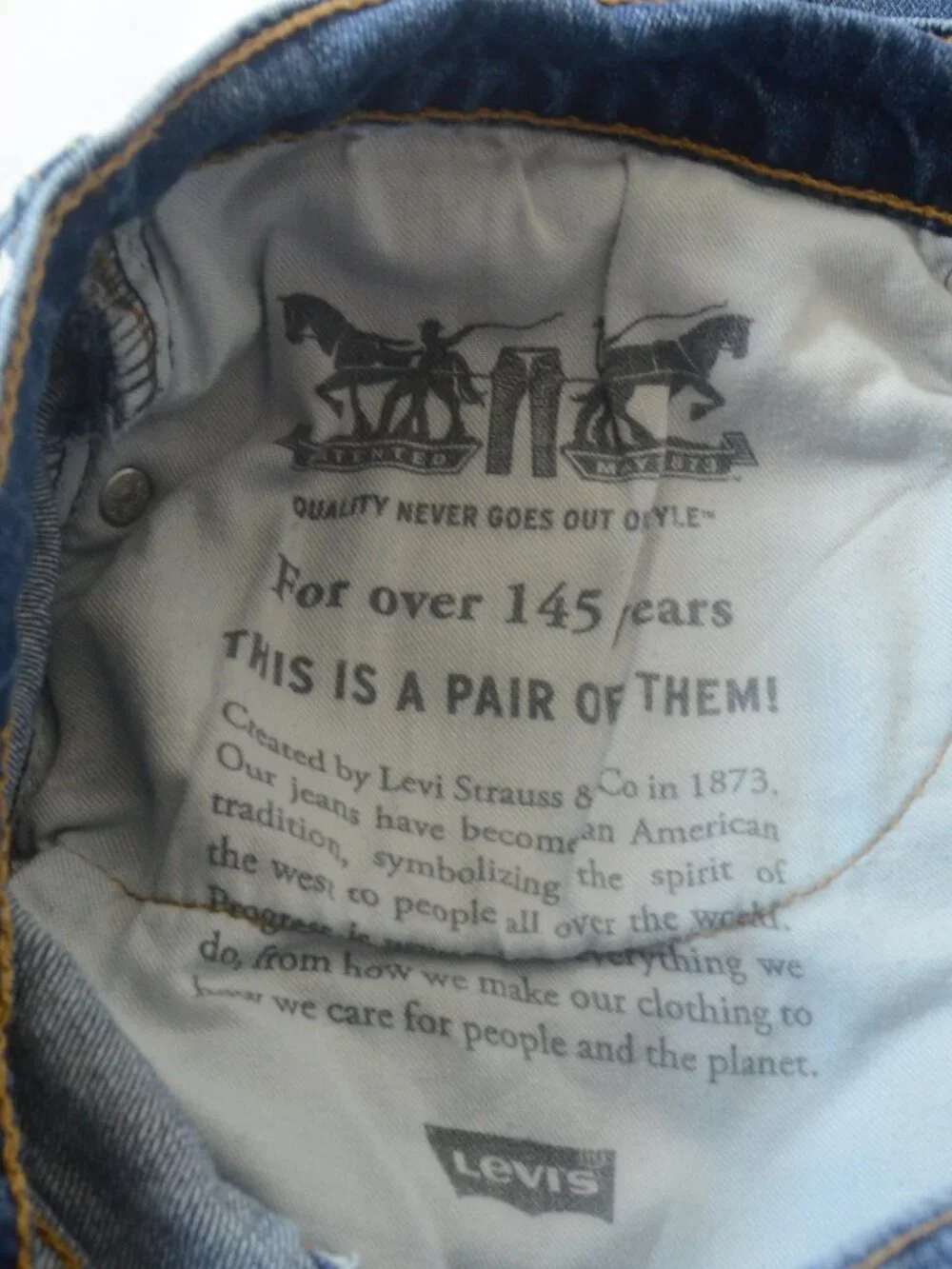 Levis measurements tag